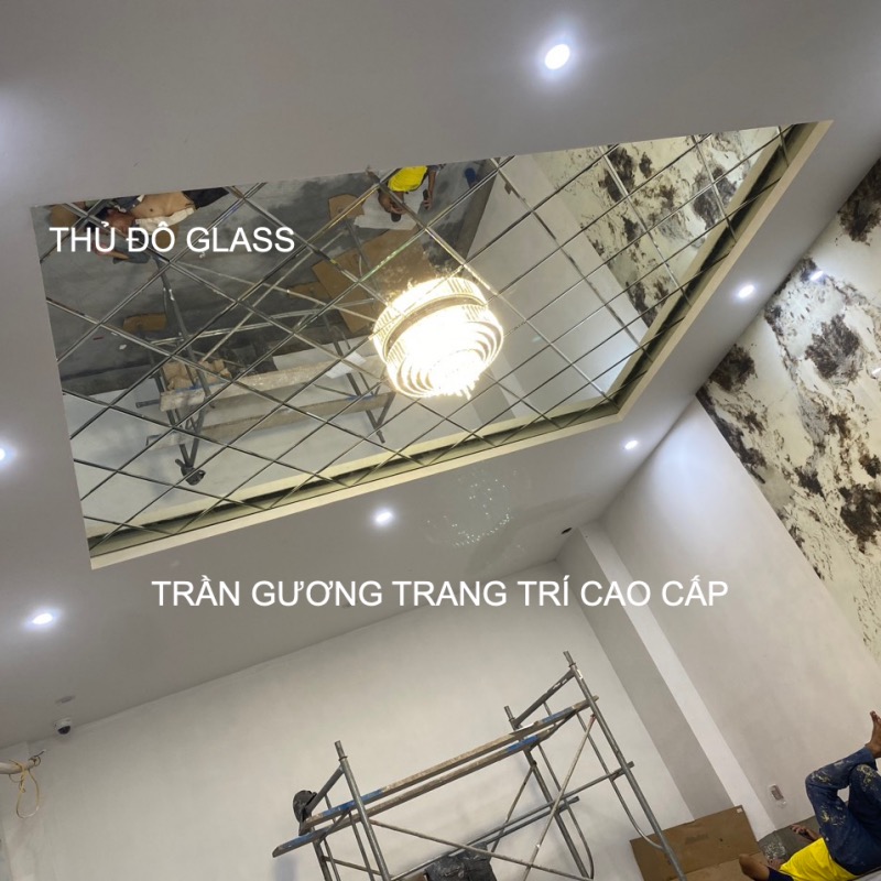 Trần gương phòng khách thi công tại Hà Nội theo yêu cầu